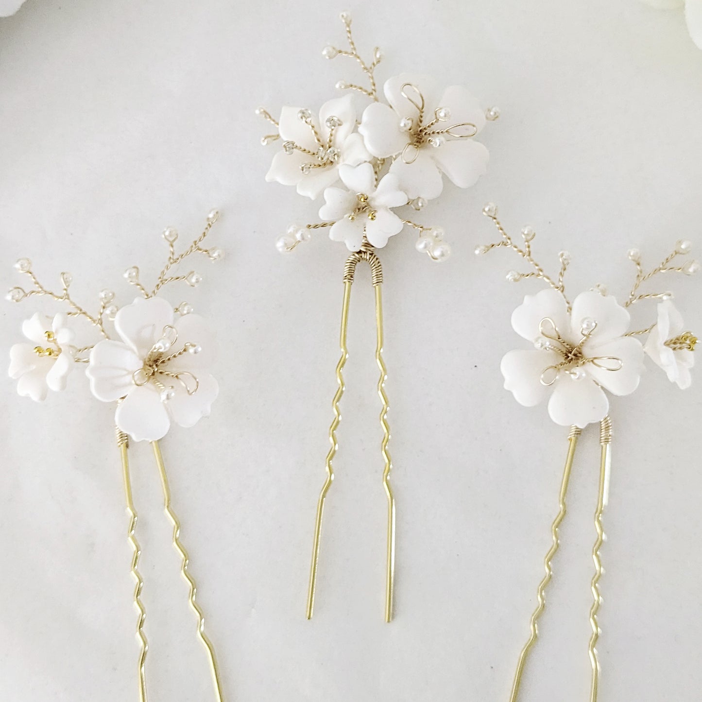 Aurora White Flower Hair Pins