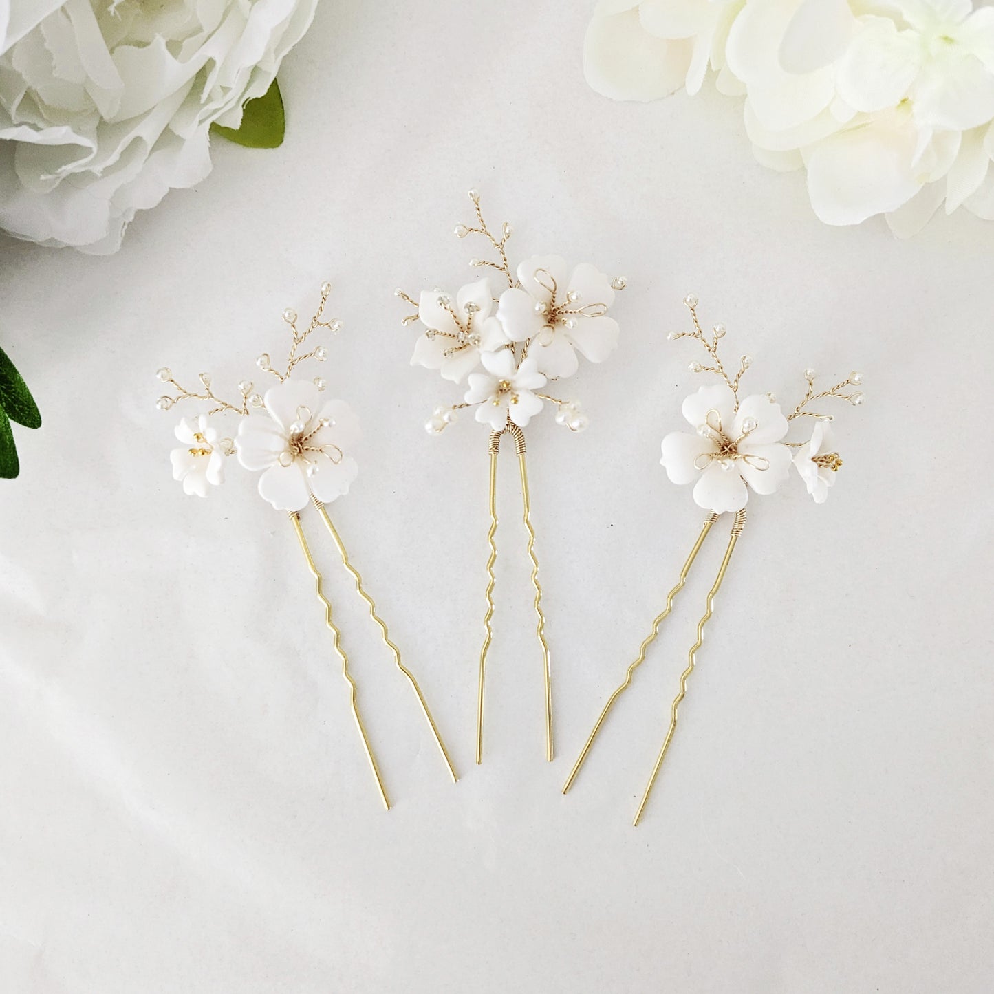 Aurora White Flower Hair Pins