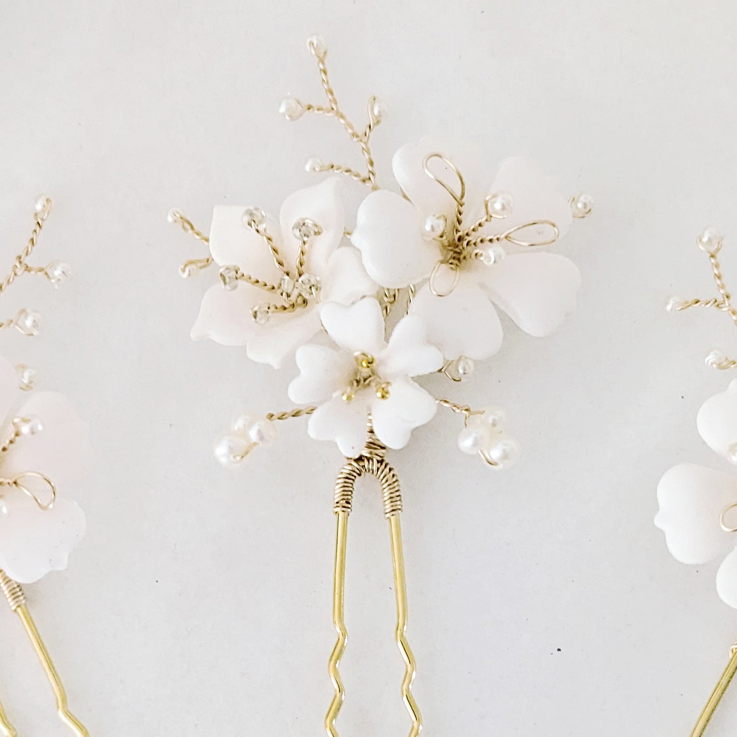 Aurora White Flower Hair Pins