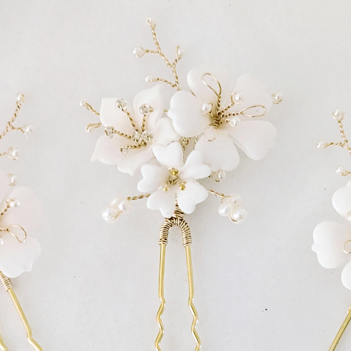 Aurora White Flower Hair Pins