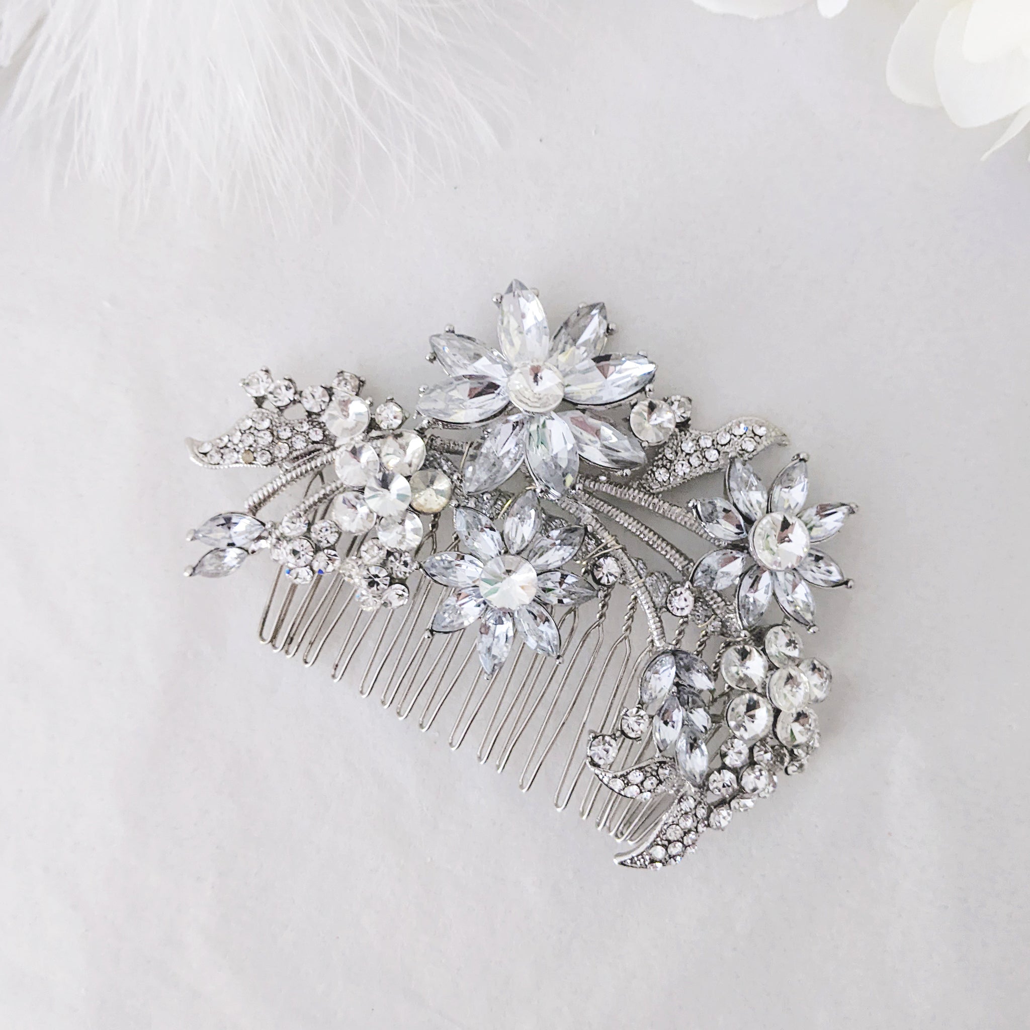 Bridal Wedding Alloy Flower Hair Comb Headpiece. Bridal Vintage Pearl Hair  Comb Hair Accessories. Fashion Good Hair Accessories. - China Hair Comb and  Headpiece price | Made-in-China.com